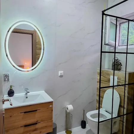 Riverstone Retreat ヤイツェ