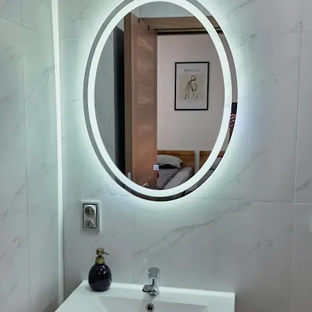 Riverstone Retreat ホームステイ *